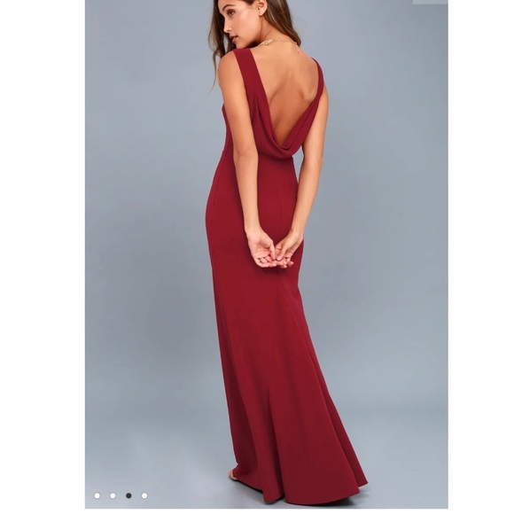 ✨ Lulu’s Maxi Dress ✨ - Picture 4 of 7